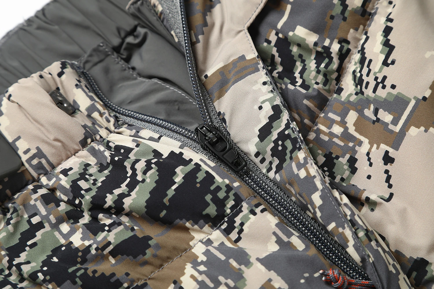 Ainfad Men's down pants Winter fishing hunting camouflage 3/4 short pants camo pants
