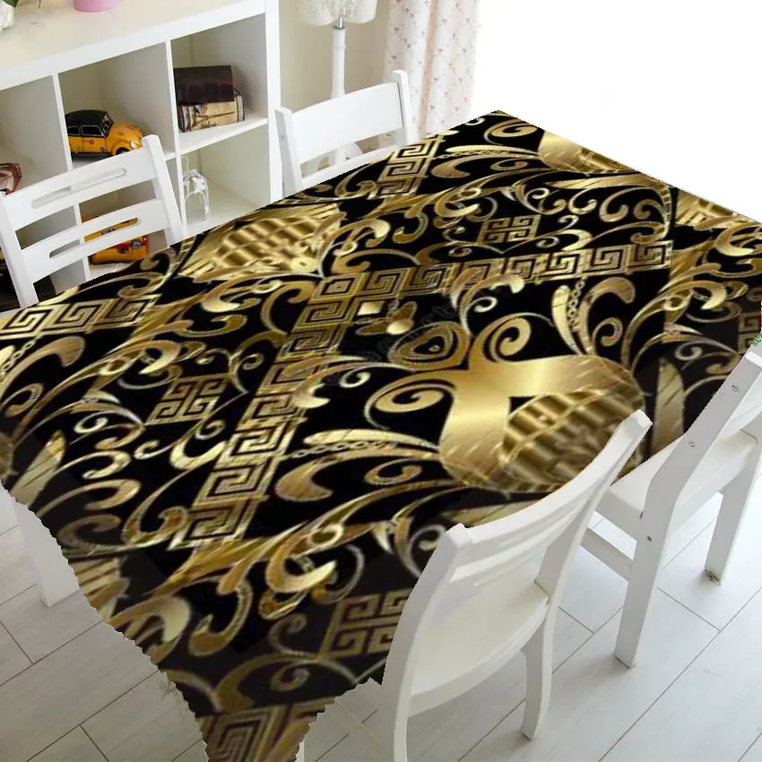 Nappe grecque noire et dorée à arabesques