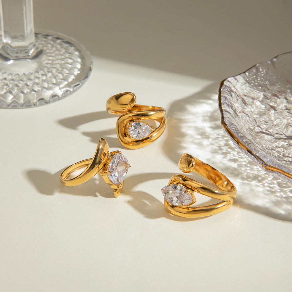 【話題:水中OK:色あせなし】AVARIA☆Alleria Gold Ring 指輪 Double Layered Irregular Two Tone Ring Hypoallergenic 316L