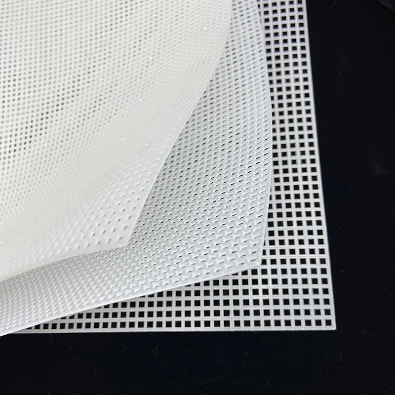 Plastic Mesh Cloth Bag Rug Thread Hook Craft Supplies Hook Crafts Durable Grid DIY Handcraft Latch Accessory About 33*50CM