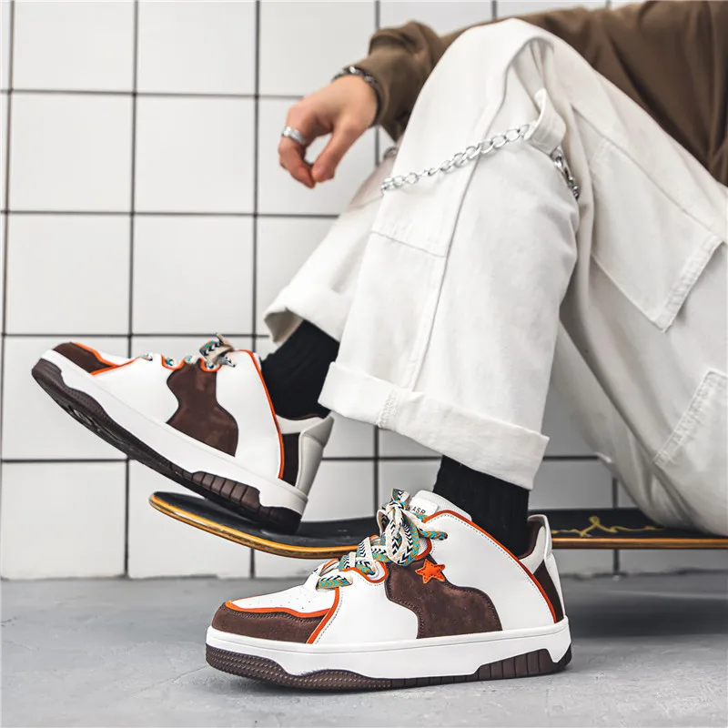 2023 New Summer Breathable American Casual White Shoes Working Korea Style Bread Shoes For Men 39-44 Size Skateboard Sneakers