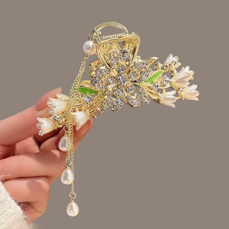 

Korean Pearl Tassel Hair Claw Clips Women Crystal Butterfly Hair Clips Fashion Exquisite Shark Crab Clips Hair Accessoires 2023