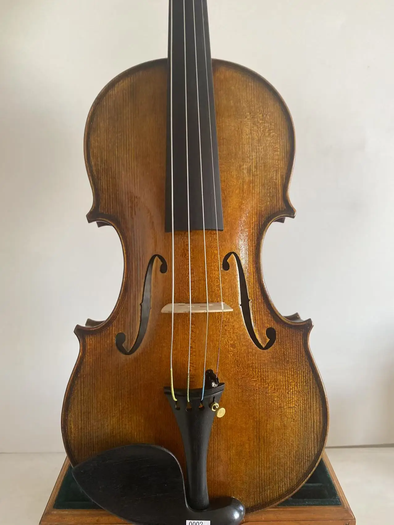 Hand Oil Rub Highly Flamed 2-Piece Back Solidwood Violin with quality Strings, Size 4/4 (Full Size)