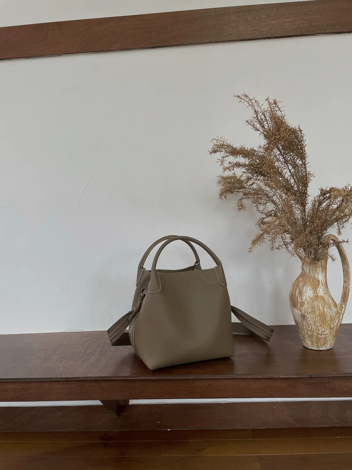 Maxdutti Leisure Large Capacity VegetableNiche Retro Cowhide Bag Design Crossbody  Basket Handbag Women