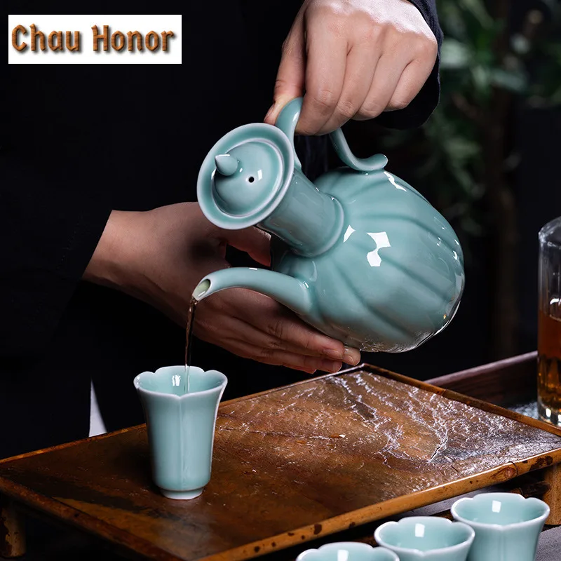 620ml Handmade Longquan Celadon Handheld Teapot Soup Bottle Wine Pot Imitation Song Dynasty Tea Tools Tea Filter Brewing Kettle