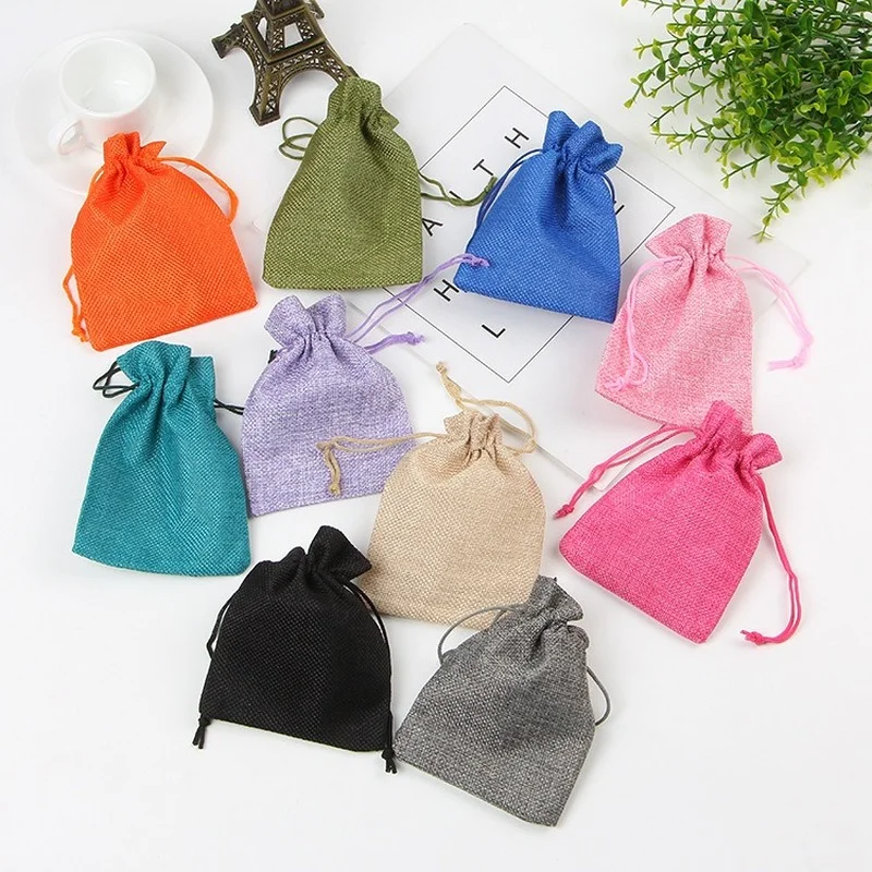 50pcs 7x9/9x12/10x14/13x18/15x20cm 삼베 황마 선물 가방 보석 포장 가방 크리스마스 웨딩 파티 캔디 초콜릿 파우치