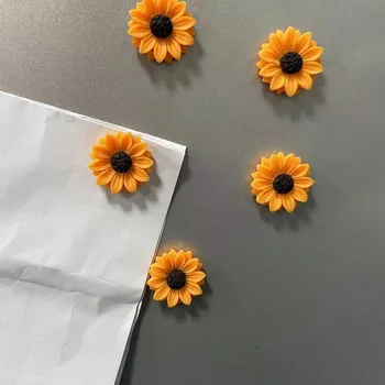 Magnete girasole in resina da 5 pezzi, robusto magnete da cucina e frigorifero/organizzatore per ufficio, adatto per regali di festa e decorazioni per la casa 1