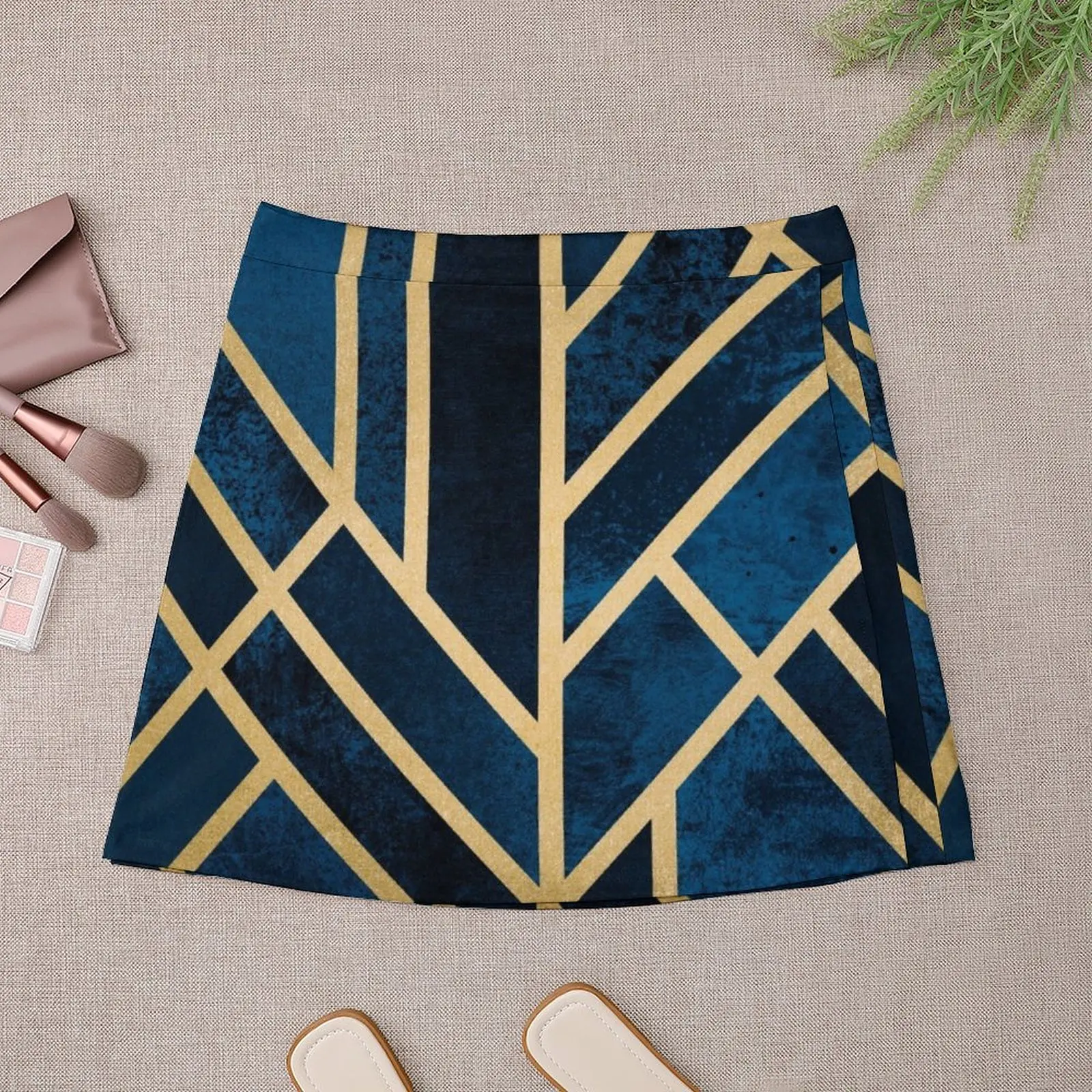 Рисунок 3 - Женская мини-юбка в стиле ар д