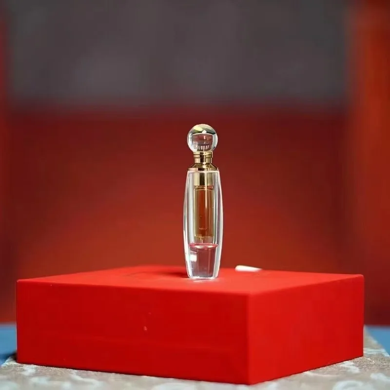 Hainan Agarwood Essential Oil/Agarwood Raw Material Supercritical Distillation of Essential Oil Extraction To Help Sleep Office