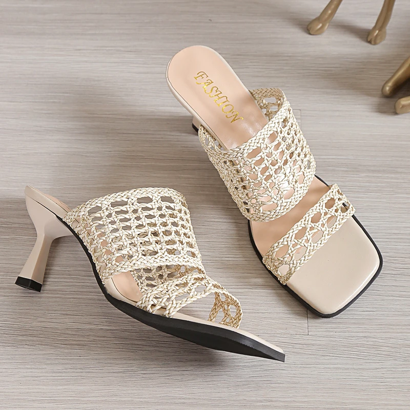 

2023, пляжная обувь, Тапочки, мягкие женские сандалии, открытые летние туфли на среднем каблуке, сланцы в Корейском стиле, привлекательная обувь на высоком каблуке