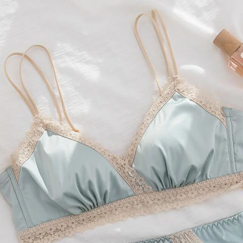 Women's Sexy Lingerie Gathered Thin Bra Girls Wireless Comfortable Triangle Cup Bralette Push Up Breathable Invisible Brassiere