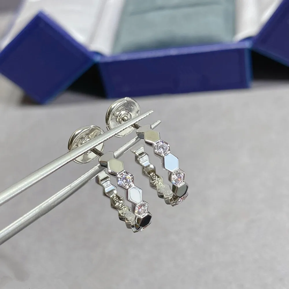 Luxury brand BEE MY LOVE jewelry series platinum honeycomb earrings, suitable for women's engagement gifts