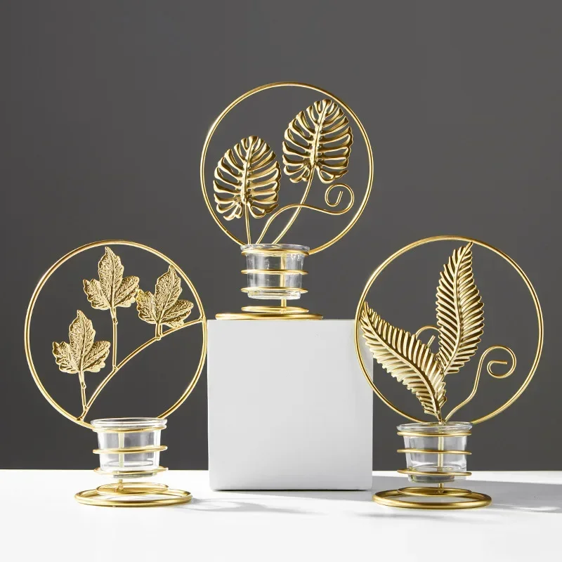 

Creative Light Luxury Gold Ornaments Metal Romantic Ornaments Candlestick Home Crafts Nordic Iron Art Desktop Decoration