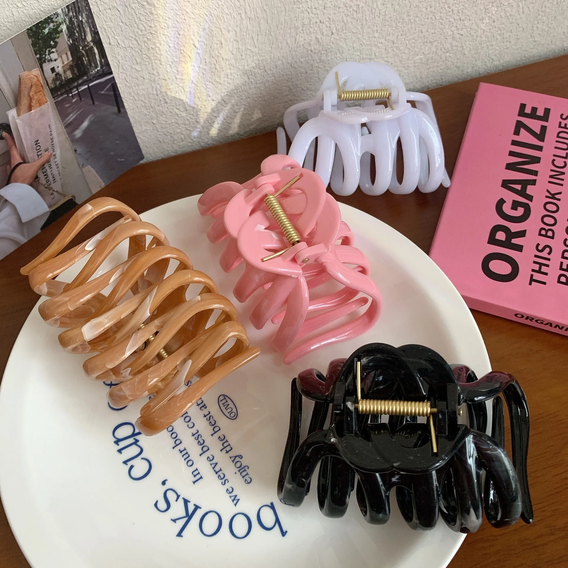 DuoShang New Style Large Plastic Pumpkin Hair Claw Light Luxury Claw Clip Crab Hair Clip for Women Headwear Hair Accessories