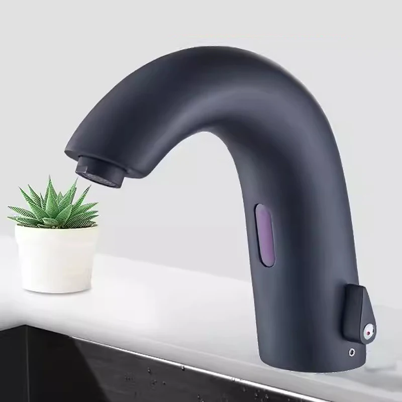 BrassTouchless Bathroom Sink Faucet Automatic Motion Sensor Bathroom Faucets Smart Sensor Basin Faucet Taps Hot Cold Water