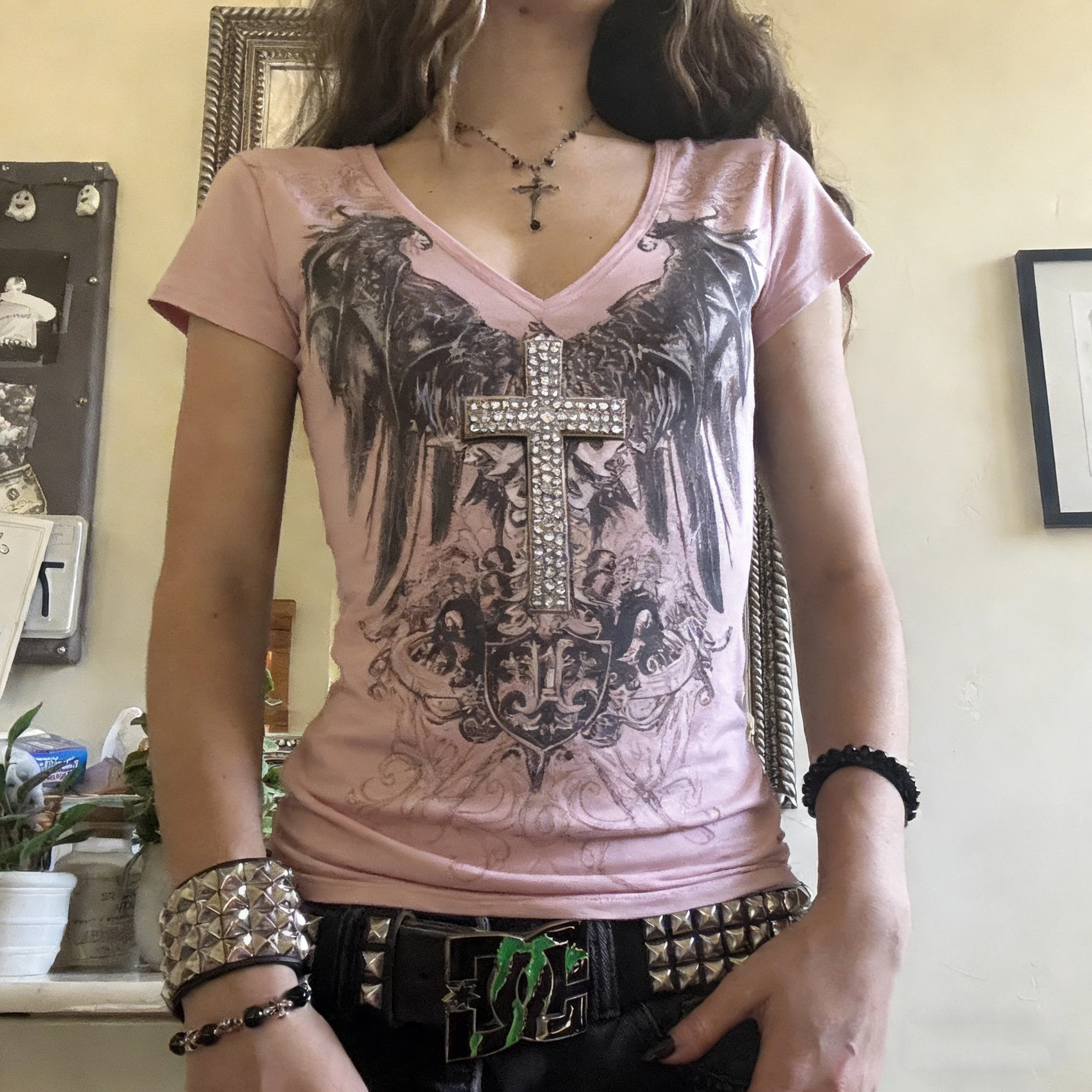 Women Short Sleeve V Neck Emo T Shirts Summer Gothic Y2k Grunge Graphic Tees Vintage Slim Fit 2000s Clothes Streetwear 2