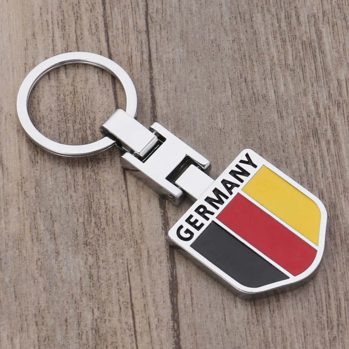 

Gift for Coworkers Bulk Keyring Metal Simple Gifts Co-workers Pendant National Flag The Family