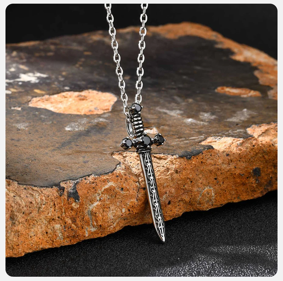 Punk-Edelstahl-Schwert-Halskette für Männer und Jungen, Vintage-Anhänger in schwarzer Zirkon-Schwertform, Geschenk für BBF Son Dad – Detail 5