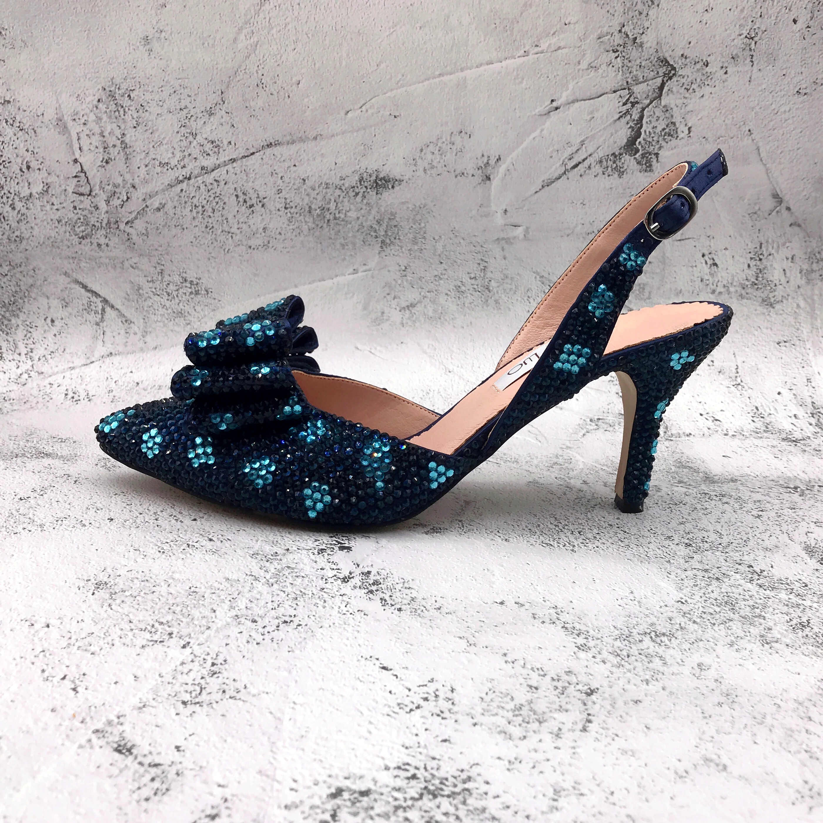 blauwe schoen met hak