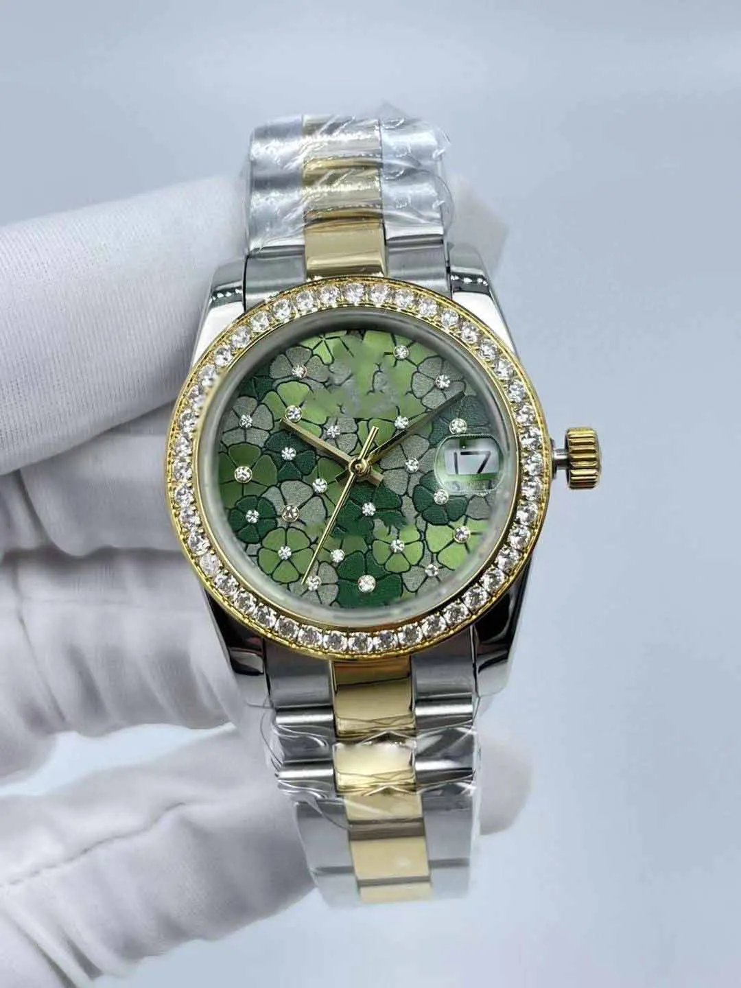 Diamond Flower Waterproof Watch for Women - 31mm, Calendar Window, Precision, and Exquisite