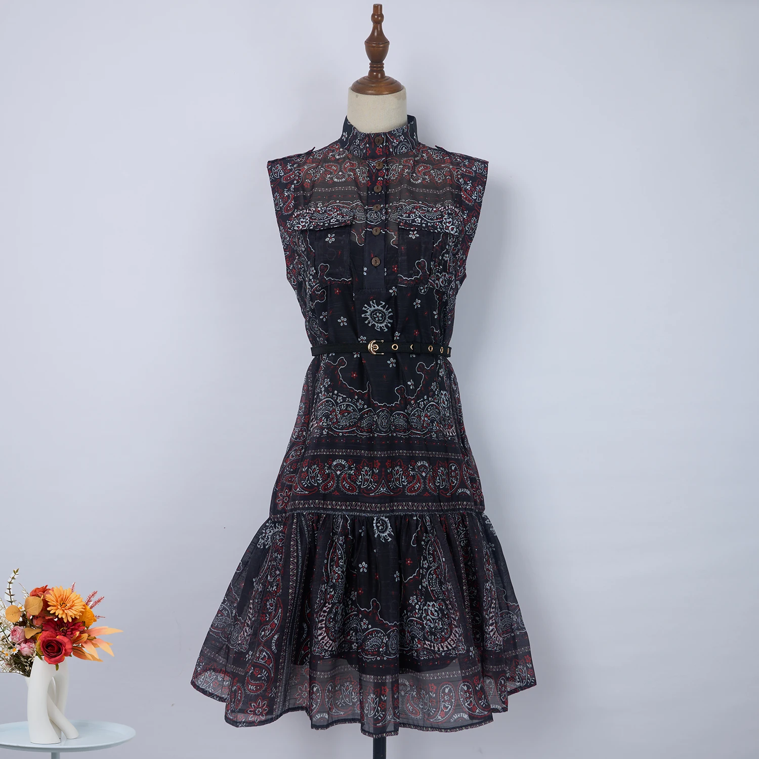 

Женское длинное шифоновое платье с воланом, поясом и принтом, без рукавов, на бретельках, с воротником-стойкой, 2024