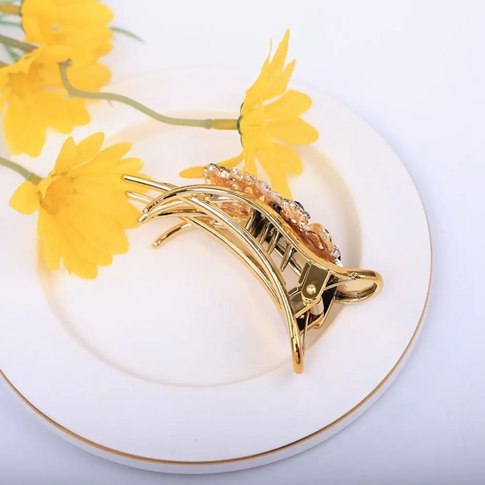 Description Picture 4 of itemTools Mother Hair Clip Flower Butterfly Hair Clip Female Hair Accessories Korean Style Hairpin Rhinestone Duckbill Clip