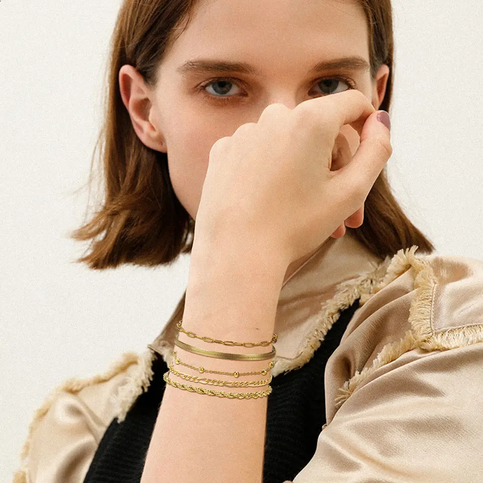 YADOCA 3 Pezzi Bracciale Rigido Donna Oro Bracciale in Acciaio Inossidabile Placcato Oro 14 Carati Bracciali Rigido Argento Bracciali Tennis Ipoallergenici Gioielli per Donne e Ragazze