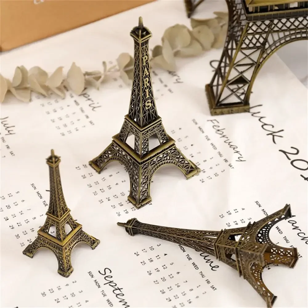 Paris Effiel Tower Figures Statues Building Model Fashion Romantic Retro Bronze Sculpture Home Desktop Metal Decorative Ornament
