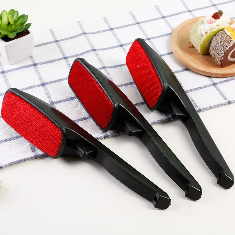 Creative Rotatable Wool Coat Removal Brush Cashmere Coat Electrostatic Adsorption Dust Brush Household Cleaning Supplies