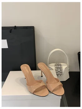 صندل بكعب عالٍ رفيع ومقدمة مفتوحة ومضخات 8