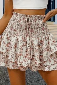 Spring and summer new small floral fashion women's shorts with a drape effect, versatile casual skirt pants. 1