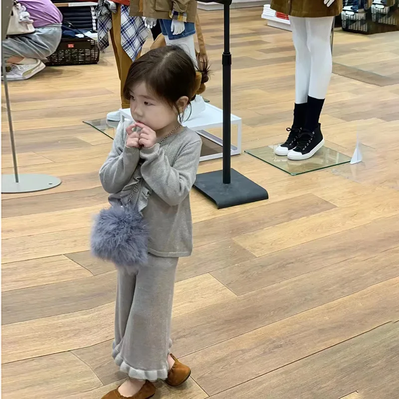 

Весенне-осенний комплект из свитера для девочек, детский вязаный кардиган с длинным рукавом и кружевом в Корейском стиле, кофта и брюки с широкими штанинами, комплект из двух предметов