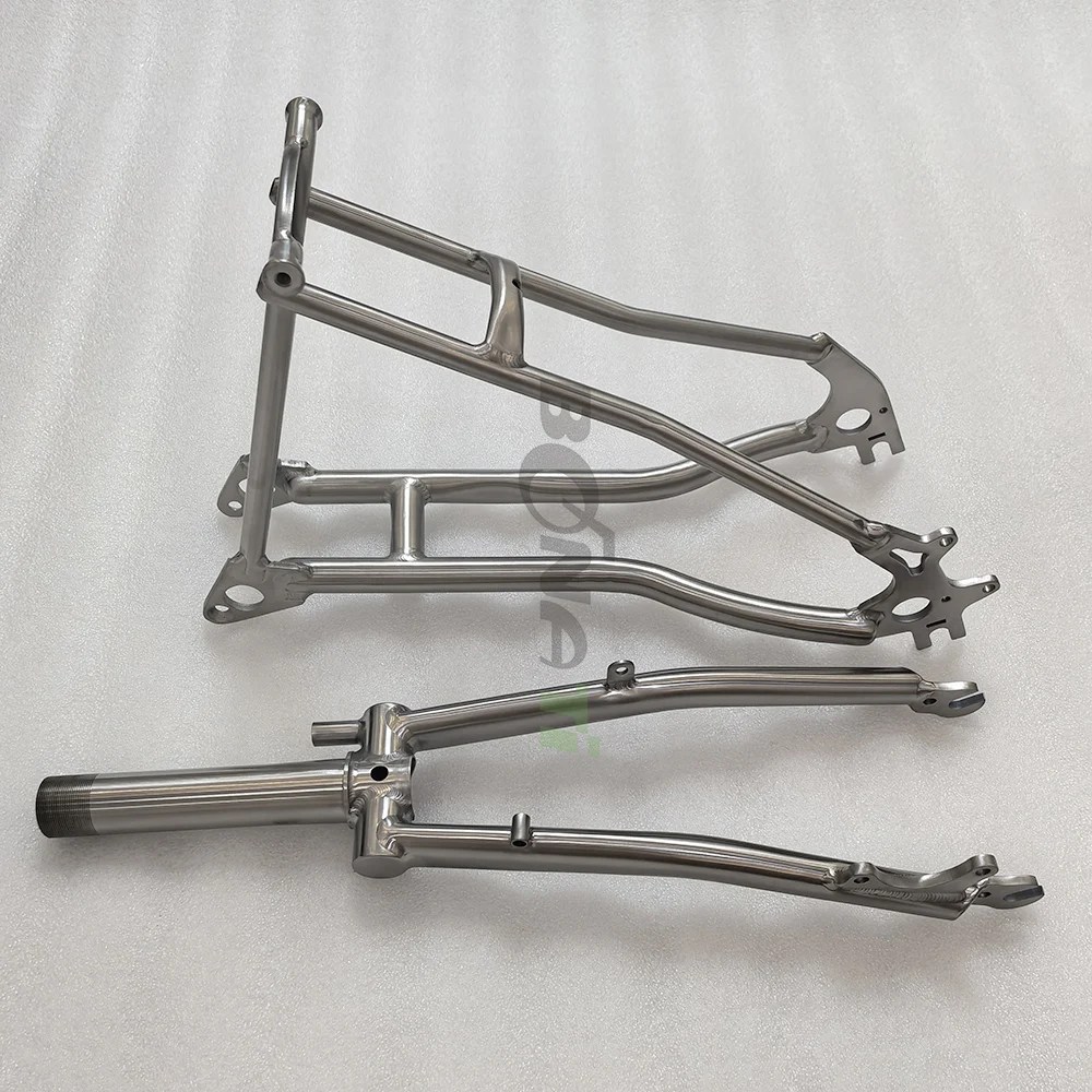 チタン製折りたたみ自転車フロントフォークとリアトライアングル