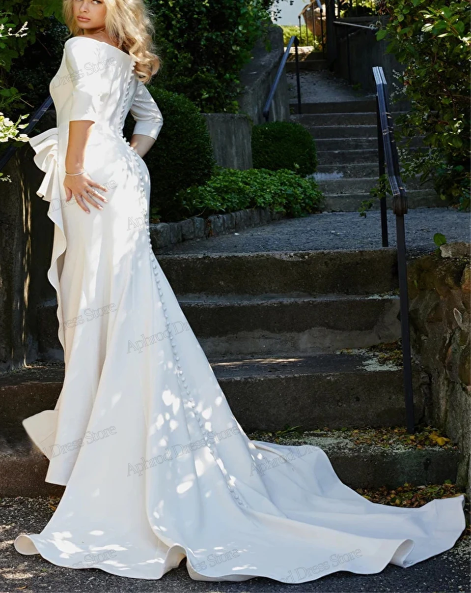 Рисунок 2 - Женское платье с вырезом лодочкой It's yiiya