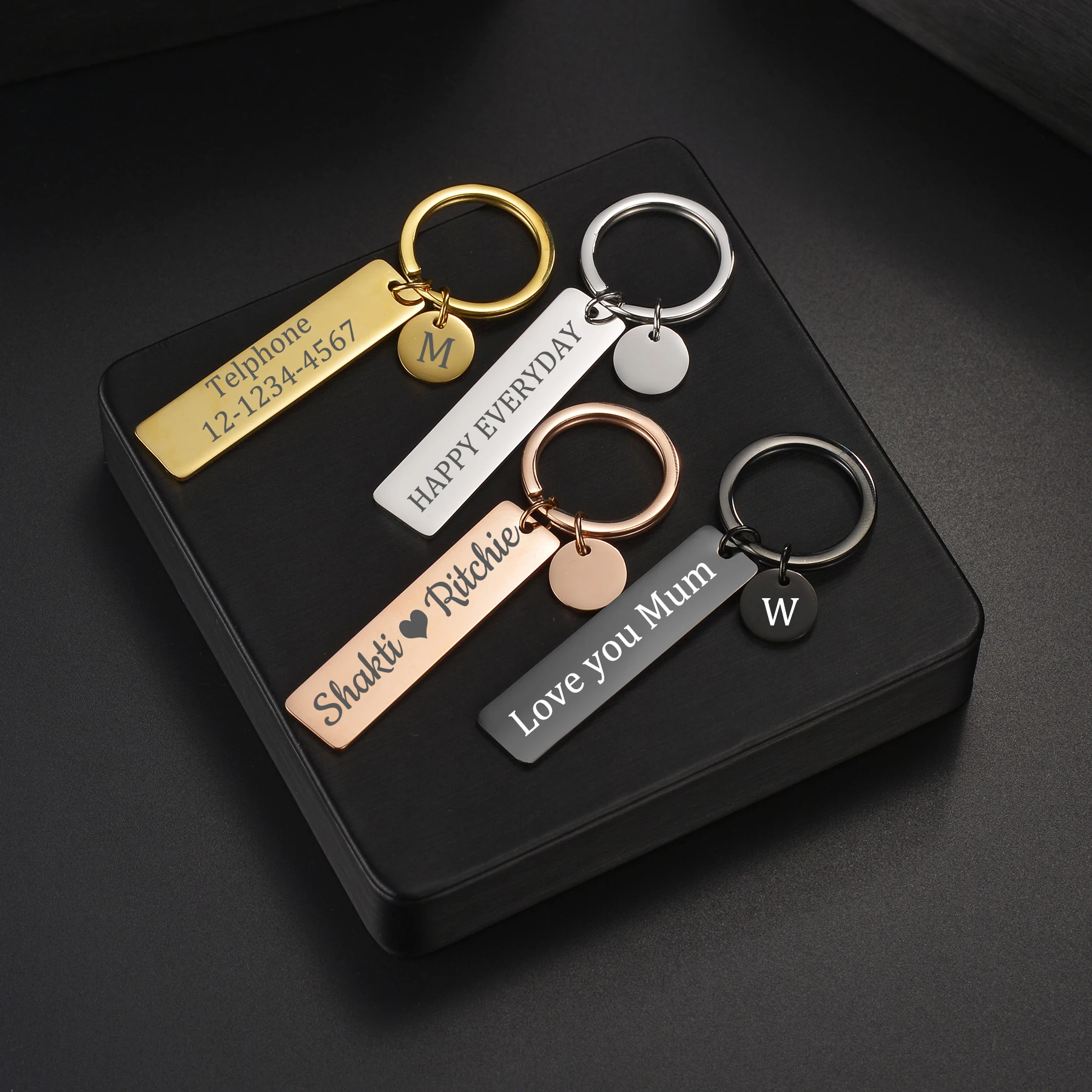 

Fashion Jewelry Personalized Keyring Engrave Name Date Keychain for Women Stainless Steel Custom Christmas Party Gift Accessory