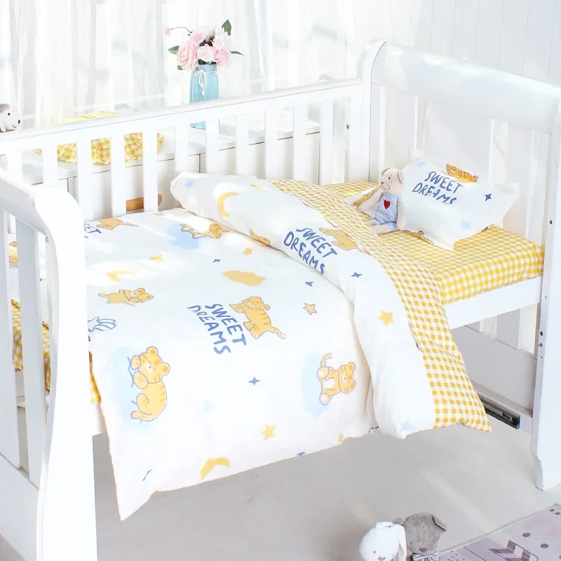 

3Pcs Set Newborn Baby Crib Beddings Set Cotton Cartoon Print Color Bedroom Bed Cot Linens Quilt Cover Case Sheets Pillow