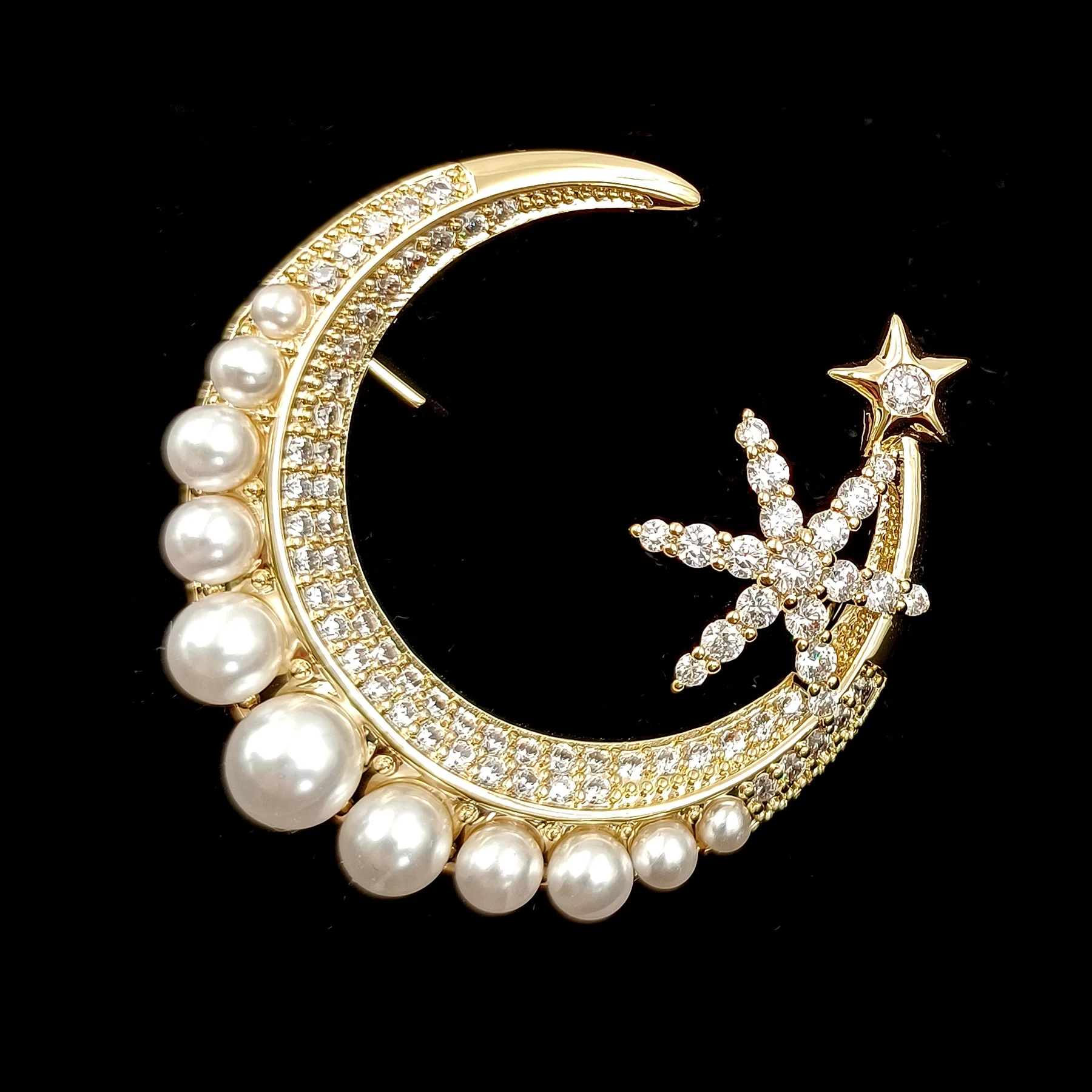 Glitter Gold Tone Imitated White Pearl Accent Burst Star Crescent Moon Brooch Pin for Unisex Vest Sweater Jackets Bag Accessory