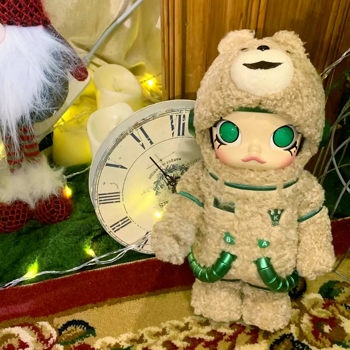 

New Molly MEGA COLLECTION 400% SPACE MOLLY Cute Bear Hat Plsuh Anime Figure Art Toy Decoration Gift