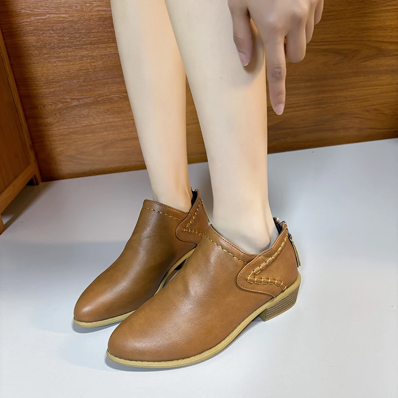 

Женские ботинки из ПУ кожи, на низком каблуке, с острым носком