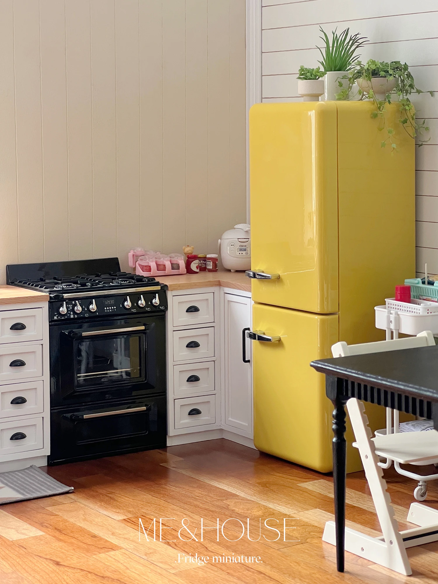 ミニチュア　ドール家具　冷蔵庫　1/6スケール　ドールハウス キッチン 1/6ドールハウスモデルキッチン家電冷蔵庫 (シェルは冷蔵庫のライナー