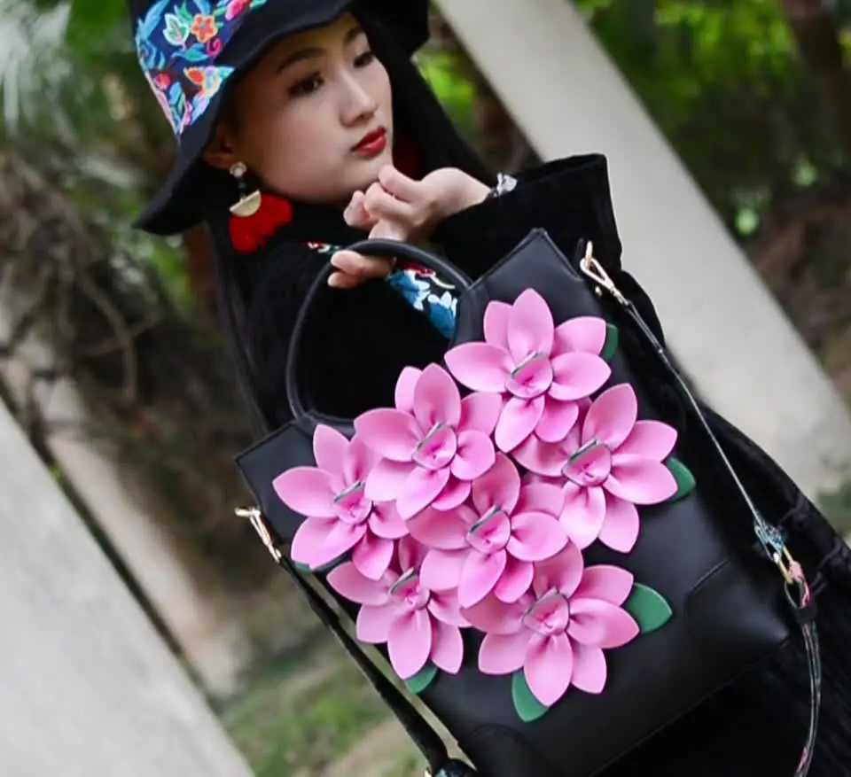 

2024 New Fashion Designer Big Flower Unique Decal Design Large Capacity Tote Bag All-match ShoulderBag Parties Daily