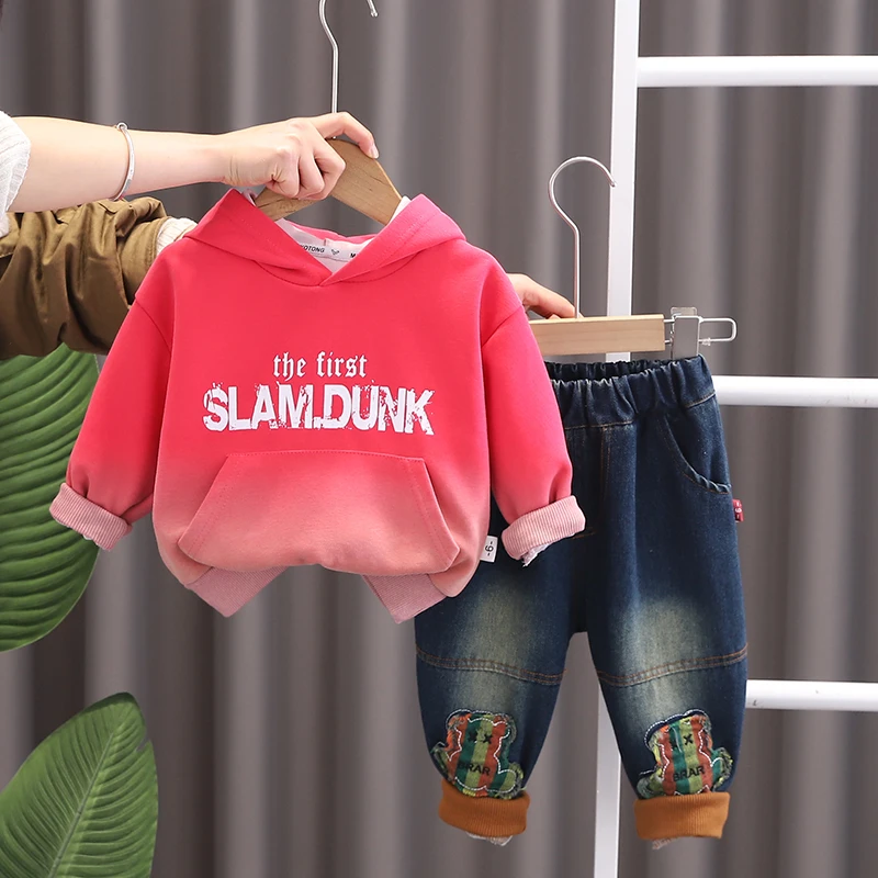 

Spring and autumn new boy suit gradient letter sweater casual jeans boy baby Joker two-piece suit