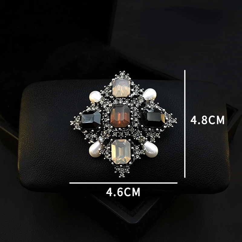 Exquisite Retro Brooch High-End Heavy Industry Handmade Brooch Pin Suit Coat Accessories Women Scarf Buckle Rhinestone Jewelry