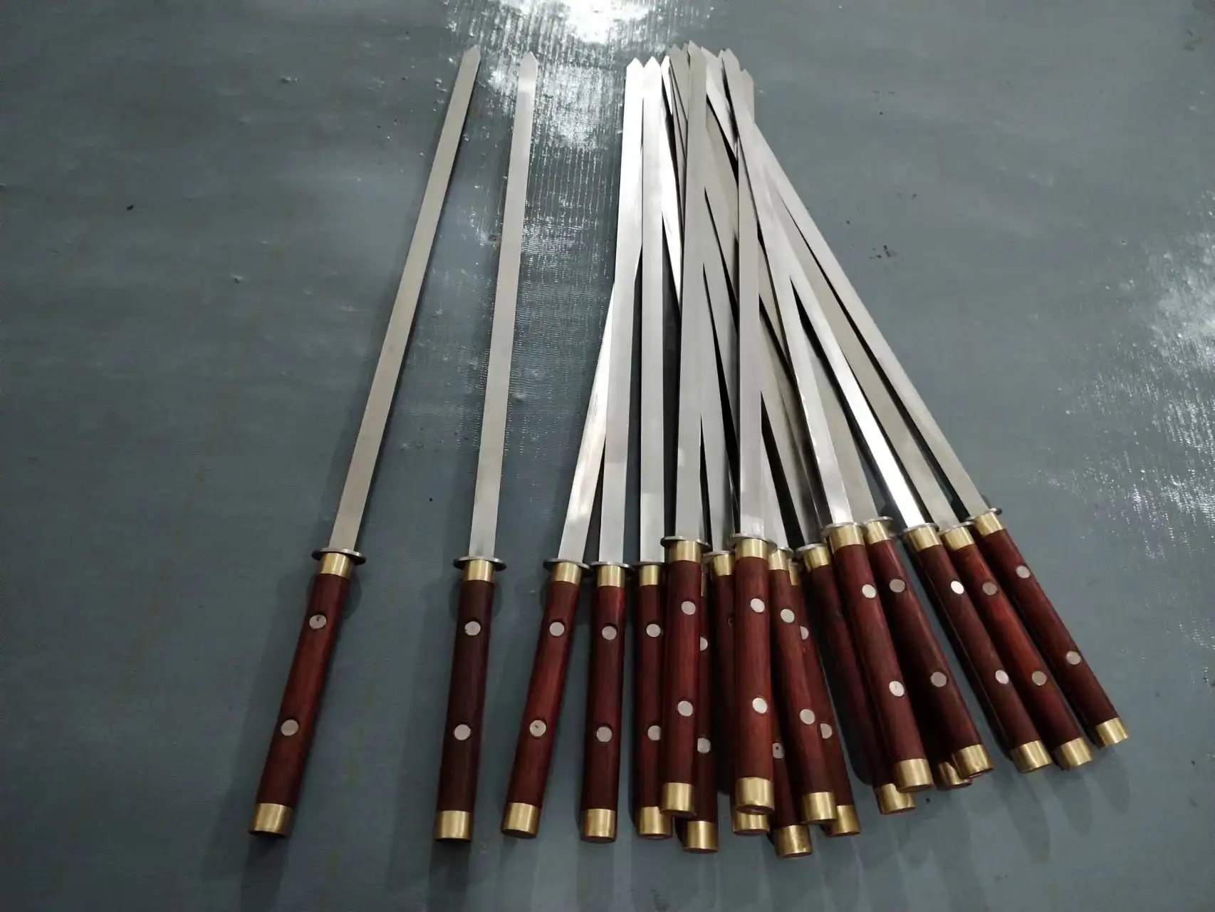 나무 손잡이가 있는 재사용 가능한 스테인리스 스틸 꼬치, 바베큐 그릴 긴 꼬치, 50cm, 5 개 꼬치
