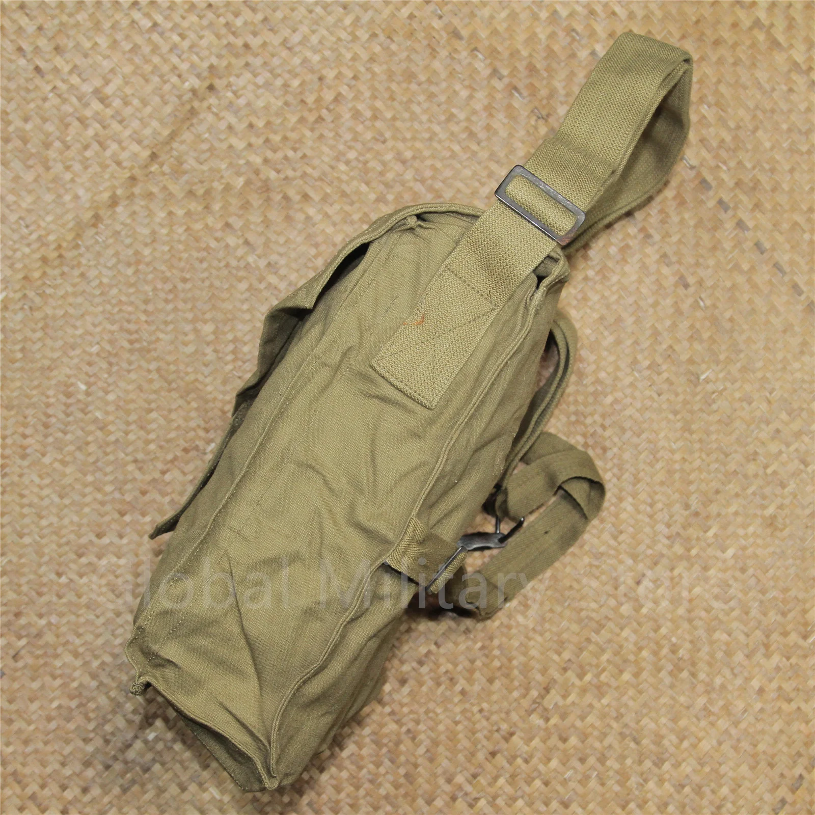 オリジナルヴィンテージ中国軍余剰タイプ 59 ガスマスクバッグ