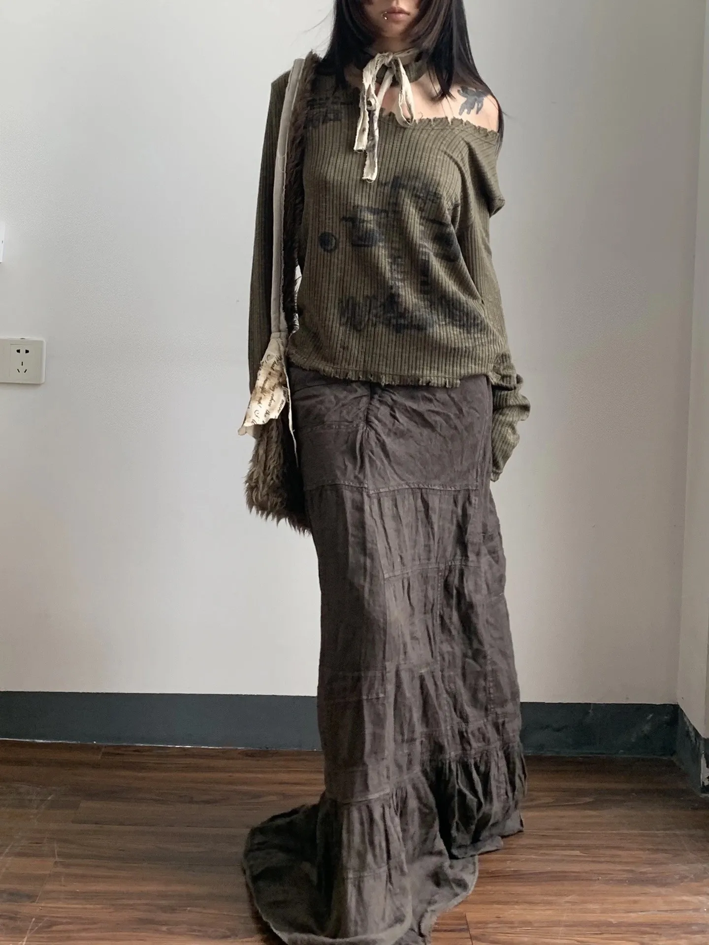 Karrram Grunge Distressed Knitted Tops Vintage Broken Ribbed Tops Wasteland Punk V-neck T-shirts Japanese Y2k Knitwear Harajuku