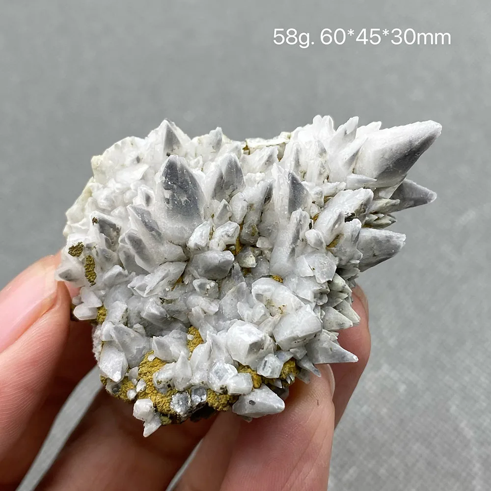 China Fujian Calcite Natural Crystals Crystal Stone Fine