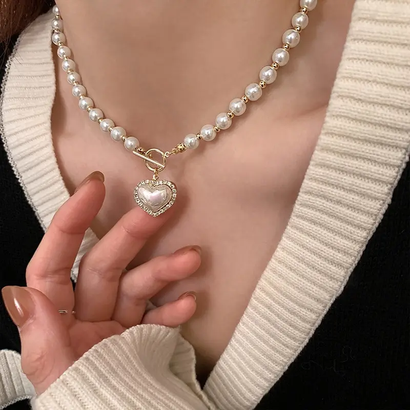 Collar de perlas con colgante de corazón para mujer, collares de cadena de perlas de imitación de lujo, joyería coreana, regalos para niñas