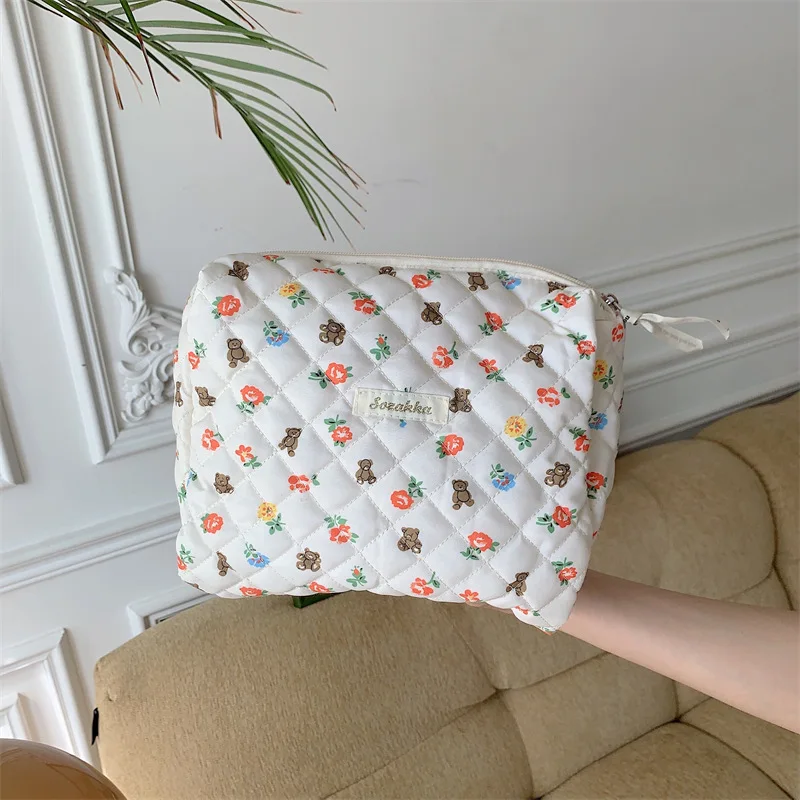 

Cute Flower Bear Women Cosmetic Bag Make Up Case Quilted Cotton Travel Storage Bags Portable Wash Bag Clutch Purse Handbags Momm