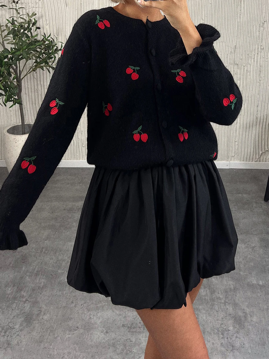 Women s Winter Sweater Pullover Long Sleeve V-Neck Cable Knit Chunky Jumper with Snowflake Pattern Warm Knitwear Coat